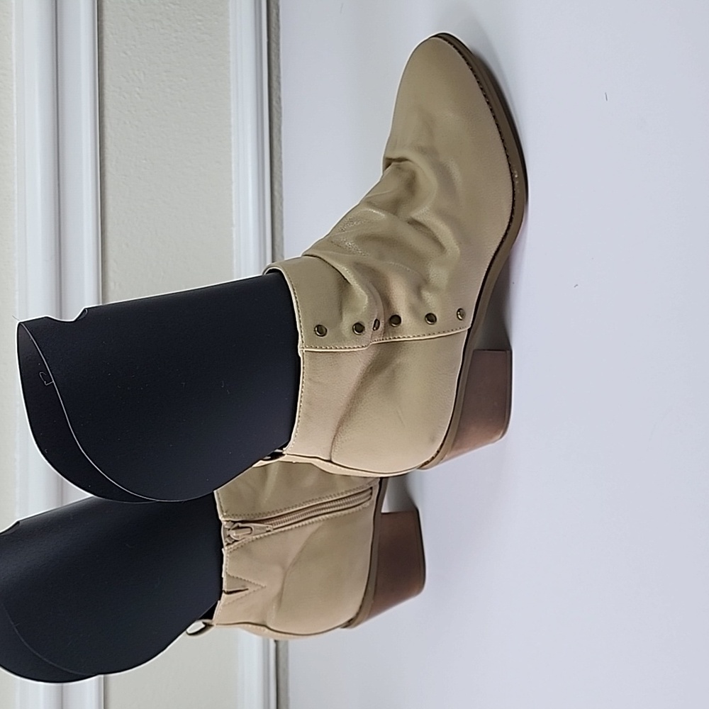 Comfort Est 1946 Women Tan Ankle Boots Block Heel Size 11M